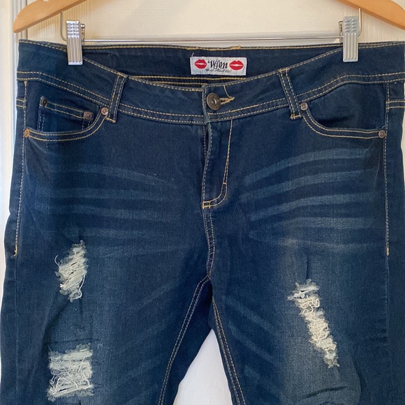 Distressed jeans - Picture 2 of 7